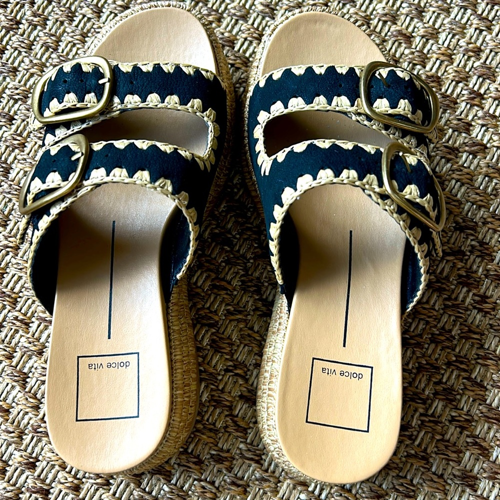 Dolce Vita buckle wedge size 6
